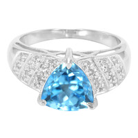 Zilveren ring met een hemel-blauwe topaas