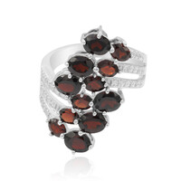 Zilveren ring met granaten