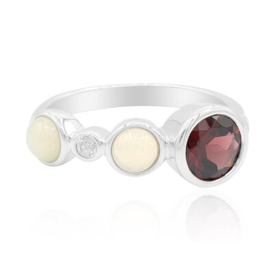 Zilveren ring met een Mozambique granaat