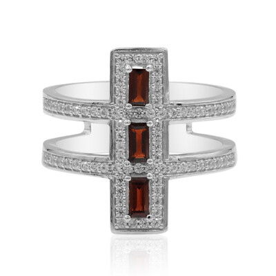 Zilveren ring met granaten