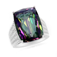 Zilveren ring met een mystieke kwarts