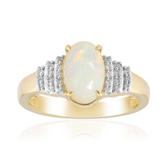 Gouden ring met een Braziliaanse witte opaal