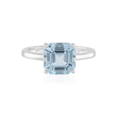 Zilveren ring met een hemel-blauwe topaas
