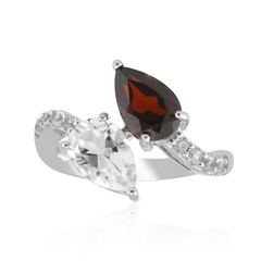 Zilveren ring met een witte topaas