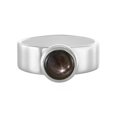 Zilveren ring met een zwarte ster saffier