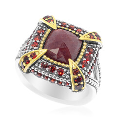 Zilveren ring met een robijn