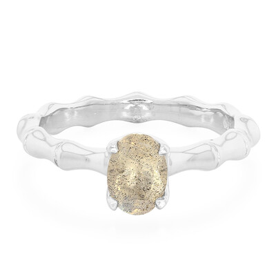 Zilveren ring met een labradoriet