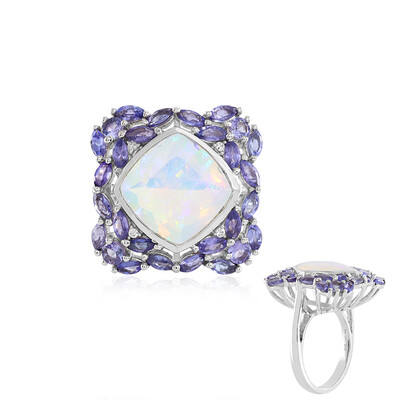 Zilveren ring met een Welo-opaal (Adela Silber)