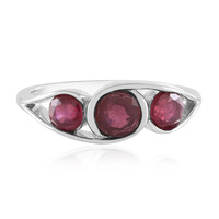 Zilveren ring met een Madagaskar Robijn