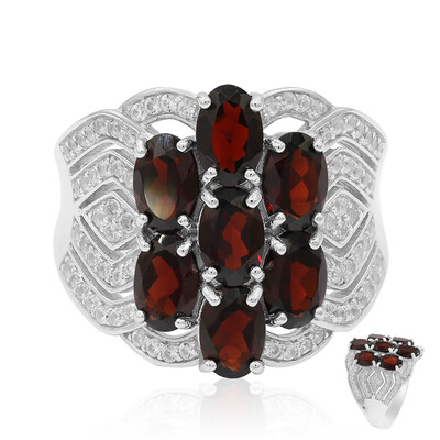 Zilveren ring met granaten