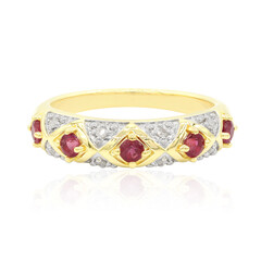 Gouden ring met rode berilstenen