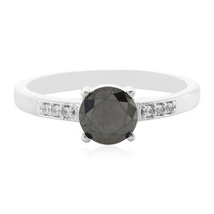 Zilveren ring met een zwarte diamant