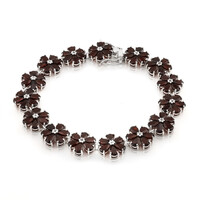 Zilveren armband met granaten