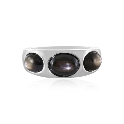 Zilveren ring met een zwarte ster saffier