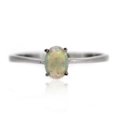 Zilveren ring met een Welo-opaal