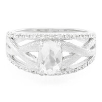 Zilveren ring met een petaliet
