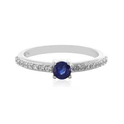 Zilveren ring met een blauwe saffier