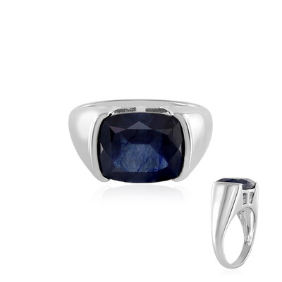Zilveren ring met een blauwe saffier