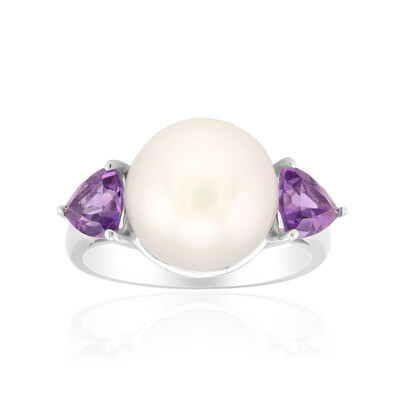 Zilveren ring met een Witte zoetwater kweekparel (Michelle Albala)