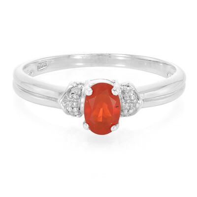 Zilveren ring met een Salamanca vuur opaal