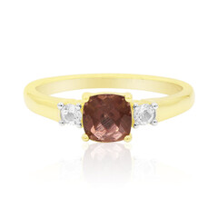 Gouden ring met een Rode apatiet