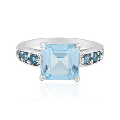 Zilveren ring met een hemel-blauwe topaas