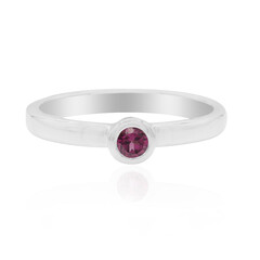 Zilveren ring met een rhodliet