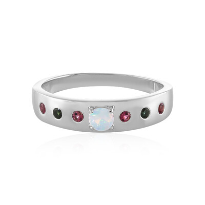 Zilveren ring met een Welo-opaal