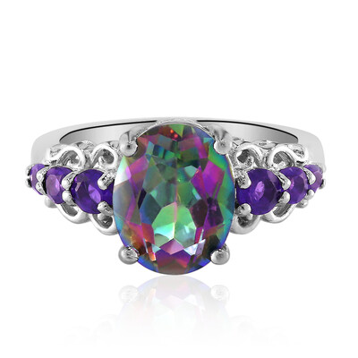 Zilveren ring met een mystieke kwarts