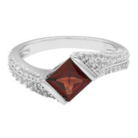 Zilveren ring met een Mozambique granaat