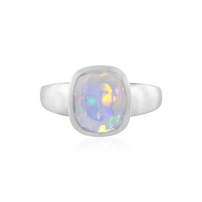 Zilveren ring met een Welo-opaal