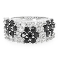 Zilveren ring met zwarte spinelstenen