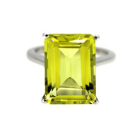 Zilveren ring met een Ouro Verde kwarts