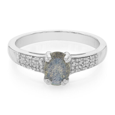 Zilveren ring met een labradoriet