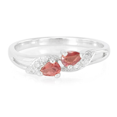 Zilveren ring met avondrode robijn
