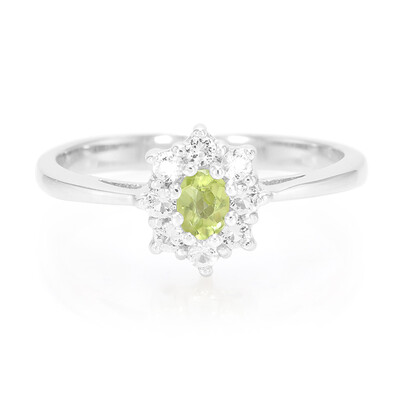 Zilveren ring met een Mantsjoerische peridoot