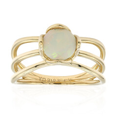Gouden ring met een Welo-opaal