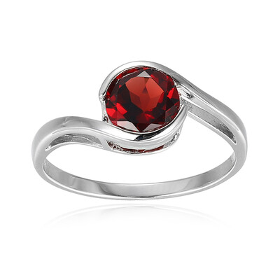 Zilveren ring met een Mozambique granaat