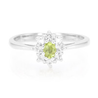 Zilveren ring met een Mantsjoerische peridoot