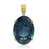Gouden hanger met een Londen-blauwe topaas (Tenner Diniz)