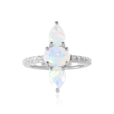 Zilveren ring met een Welo-opaal (Adela Silber)