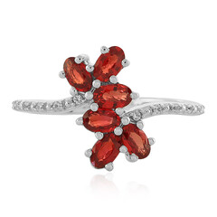 Zilveren ring met avondrode robijn
