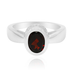 Zilveren ring met een Mozambique granaat