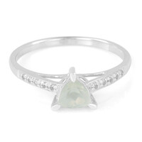 Zilveren ring met een prehniet