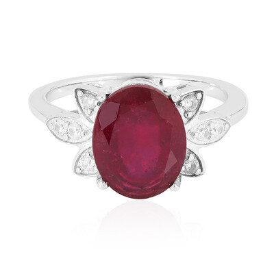 Zilveren ring met een Madagaskar Robijn