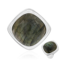 Zilveren ring met een labradoriet