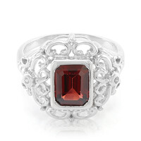 Zilveren ring met een Mozambique granaat