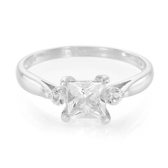 Zilveren ring met een petaliet