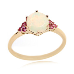 Gouden ring met een Welo-opaal