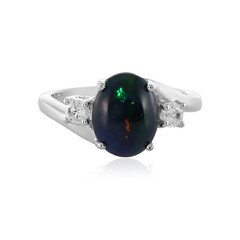 Zilveren ring met een Mezezo opaal
